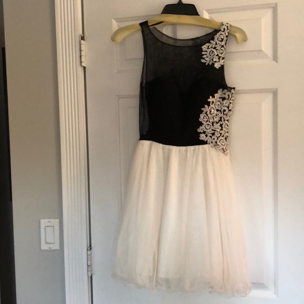 Camille La Vie Gorgeous Dress!!